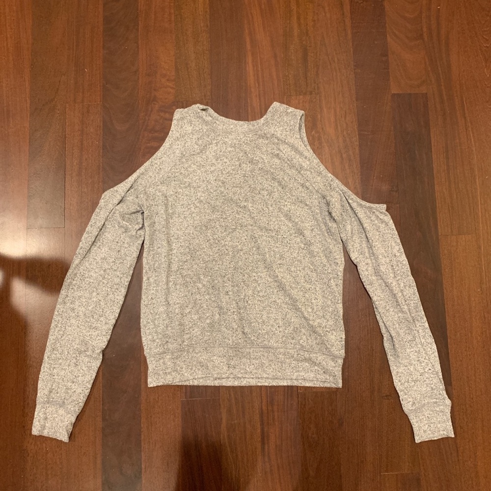Abercrombie shoulder cut out long sleeve